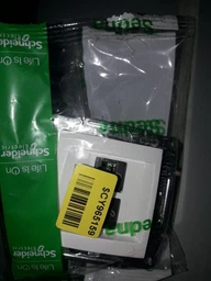 Розетка комп'ютерна RJ45 UTP кат. 5Е подвійна Schneider Electric Asfora Крем EPH4400123 фото від покупців 2