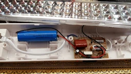 Аварійний світильник з акумулятором DELUX REL-601 4W 60 LED фото від покупців 3