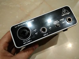 Аудиоинтерфейс Behringer UM2 фото от покупателей 2