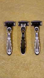 Бритва BIC Flex 5 Dispo 3 шт. (3086123492868) фото від покупців 3