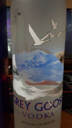 Горілка Grey Goose 0.75 л 40% в металевій коробці (7640175710088) фото від покупців 1