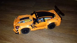 Конструктор LEGO TECHNIC Chevrolet Corvette ZR1 579 деталей (42093) фото от покупателей 15