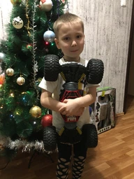 Машинка-трансформер Zhengguang на радіокеруванні трюкова з надувними колесами акумуляторна з пультом керування фото від покупців 12