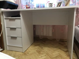 Стол письменный в кабинет, в детскую комнату из ДСП Студент Симпл Сокме белый фото от покупателей 1