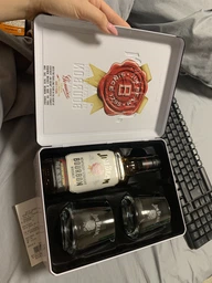 Виски Jim Beam White 4 года выдержки 0.7 л 40% + 2 бокала в железной коробке (5060045588715) фото от покупателей 19