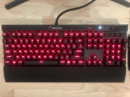 Клавиатура проводная Corsair K70 Lux Cherry MX Red USB (CH-9101020-RU) фото от покупателей 6