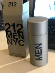 Туалетна вода для чоловіків Carolina Herrera 212 Men 50 мл (8411061896259) фото від покупців 4