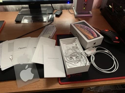 Мобильный телефон Apple iPhone Xs 64GB Gold (MT9G2) Официальная гарантия фото от покупателей 9