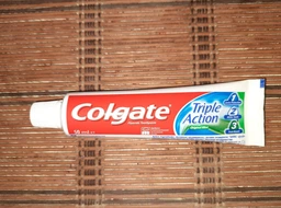 Зубная паста Colgate Тройное Действие, 50 мл фото от покупателей 1