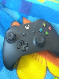 Беспроводной геймпад Microsoft Xbox One Controller Black + Wireless Adapter for Windows 10 (4N7-00003) фото от покупателей 15