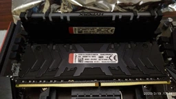 Оперативна пам'ять HyperX DDR4-4000 16384MB PC4-32000 (Kit of 2x8192) Predator RGB (HX440C19PB3AK2/16) фото від покупців 5