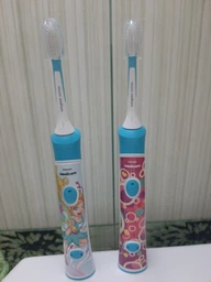 Електрична зубна щітка PHILIPS Sonicare For Kids HX6311/07 фото від покупців 8