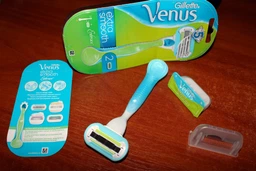 Станок для бритья женский (Бритва) Venus Extra Smooth Embrace c 2 сменными картриджами (7702018955497) фото от покупателей 1