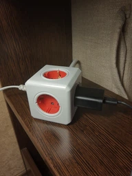 Подовжувач мережевий Allocacoc Powercube Extended із заземленням 5 розеток 1.5 м (1300GN/DEEXPC) фото від покупців 8