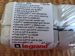 Розетка Legrand Forix 2X2K+З IP44 16 А с защитными шторками и крышкой Серая (782394) фото от покупателей 1