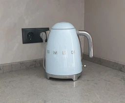 Электрочайник Smeg KLF03RDEU фото от покупателей 13
