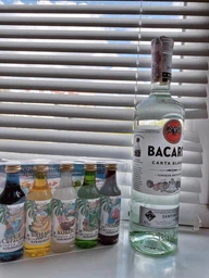 Ром Bacardi Carta Blanca от 6 месяцев выдержки 0.5 л 40% (5010677013918) фото от покупателей 10