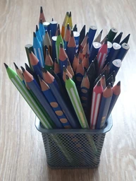 Набір олівців чорнографітних шестигранних BIC Evolution Stripes HB з гумкою 12 шт (3086123278189) фото від покупців 1