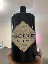Джин Hendricks 0.7 л 41.4% (5010327755014) фото от покупателей 5