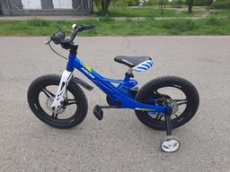 Дитячий велосипед Ardis Falcon X 18" червоний з бічними колесами фото від покупців 3