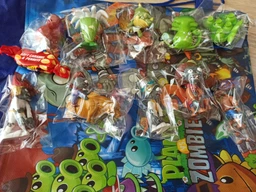 Игровой набор Plants vs Zombies F2 10 Героев фигурок (Растения против зомби) фото от покупателей 2