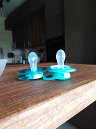 Пустышка Philips AVENT Ultra Air 18+ мес 2 шт (SCF349/24) фото от покупателей 8