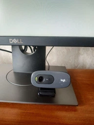 Веб-камера Logitech WebCam C270 (960-001063) фото від покупців 17