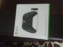 Microsoft Xbox One S Black Wireless Controller + Adapter for Windows фото від покупців 1