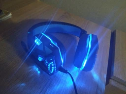 Геймерские игровые наушники с микрофоном и подсветкой для ПК с переходником для телефона PLEXTONE PC780 красные (GS-18563)