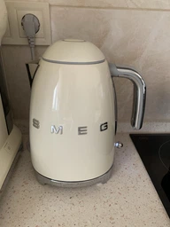 Электрочайник Smeg KLF03RDEU фото от покупателей 11