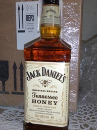Ликер Jack Daniel's Tennessee Honey 0.7 л 35% (5099873001370_5099873009116) фото от покупателей 18