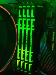 Оперативная память HyperX DDR4-3200 16384MB PC4-25600 (Kit of 2x8192) Predator RGB (HX432C16PB3AK2/16) фото от покупателей 5