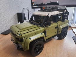 Конструктор LEGO Technic Land Rover Defender (42110) [80045] фото від покупців 3