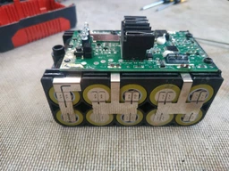 Аккумулятор + Зарядное устройство Einhell X-Change 18 В Li-Ion 3.0 Ач (4512041)
