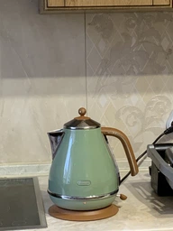 Електрочайник DeLonghi KBOV 2001 AZ фото от покупателей 3