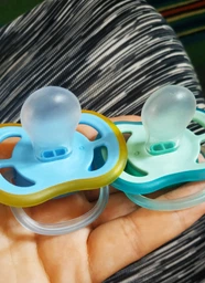 Пустышка Philips AVENT Ultra Air 18+ мес 2 шт (SCF349/24) фото от покупателей 5
