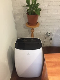 Кондиціонер мобільний Electrolux EACM-10 HR/N3 фото від покупців 7