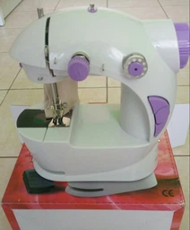 Швейная мини машинка 4 в 1 Mini Sewing Machine белая фото от покупателей 6