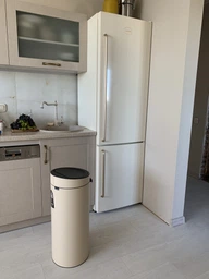 Відро для сміття з відкидною кришкою Brabantia Touch Bin New 30 л Black 115301