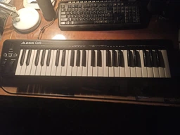 MIDI-клавиатура Alesis Q49 (211278) фото от покупателей 1