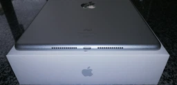Планшет Apple iPad 10.2" Wi-Fi 32GB Gold 2020 (MYLC2RK/A) фото от покупателей 3