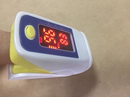 Пульсоксиметр Pulse Oximeter 303 C Напалечный Беспроводной портативный пульсометр и оксиметр цифровой Сине/Желтый + батарейки в подарок (662 V) фото від покупців 1