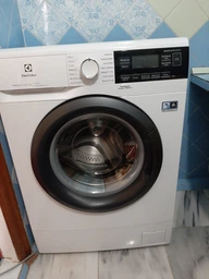Стиральная машина узкая Electrolux EW6S326SUI фото от покупателей 18