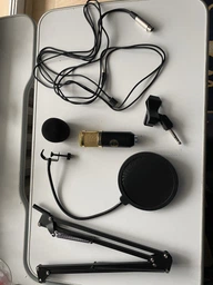 Студійний мікрофон конденсаторний Music DJ M-800U зі стійким та вітрозахистом. Чорний із золотим (1638064ЕТ) фото від покупців 15