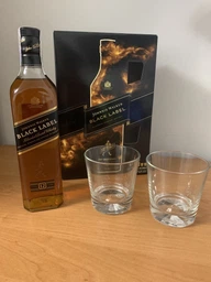 Віскі Johnnie Walker Black label 12 років витримки 0.7 л 40% з 2-ма склянками (5000267195117_5000267196626) фото від покупців 8