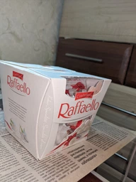 Цукерки Raffaello 150 г (8000500023976) фото від покупців 14