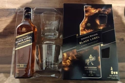 Віскі Johnnie Walker Black label 12 років витримки 0.7 л 40% з 2-ма склянками (5000267195117_5000267196626) фото від покупців 4
