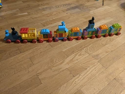 Конструктор LEGO DUPLO Потяг із цифрами 23 деталі (10847) фото від покупців 13