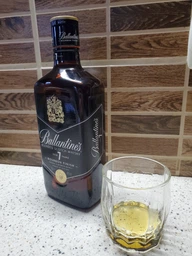 Віскі Ballantine's Bourbon Finish 7 Y.O 0.7 л 40% (5000299628034) фото від покупців 1