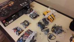 Конструктор LEGO Technic 4x4 X-Treme Off-Roader (42099) [159360] фото от покупателей 5